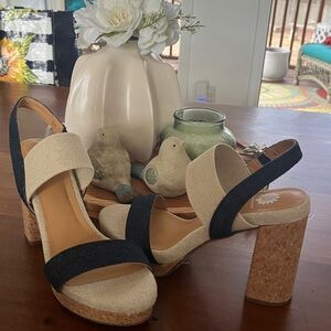 YELLOW BOX AMIL DEMIN AND CREAM HEELS STRAPY SANDALS 4” BLOCK HEEL NWOT 9.5